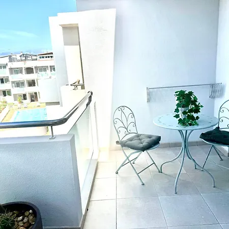 Bajo Estrellas Sun *