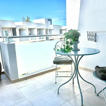 Bajo Estrellas Sun Corralejo